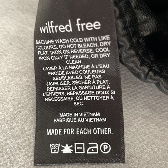 ✨SOLD ✨ Aritzia Black Daria Faux Leather Leggings - XS - Picture 8 of 9